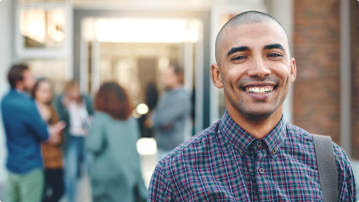 Ob arbeitsuchend oder im Job: Der Bildungsgutschein ist deine Chance zur kostenlosen beruflichen Weiterbildung oder Umschulung.